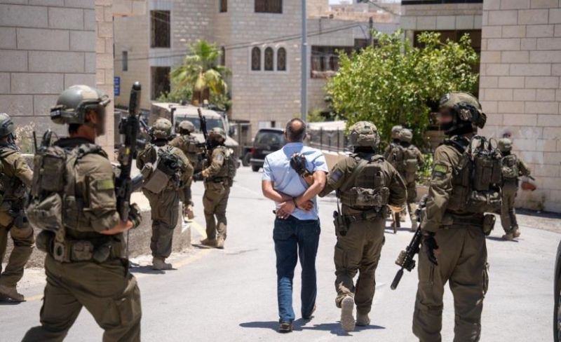 بينهم ذوو شهداء.. الاحتلال يعتقل 19 فلسطينيا من الضفة الغربية