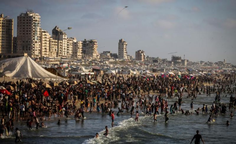 "المياه": شواطئ غزة تحولت لبؤر أوبئة
