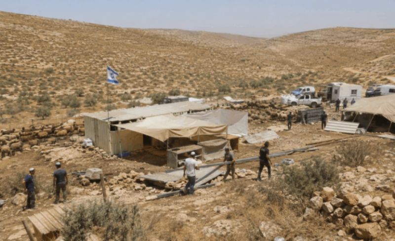 مستوطنون يوسعون بؤرة استيطانية شرقي القدس