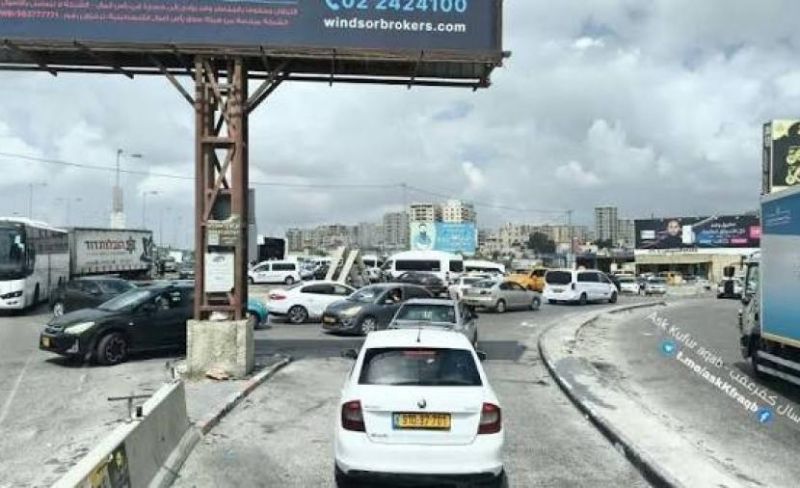 أزمة مرورية بفعل حواجز الاحتلال شمال القدس