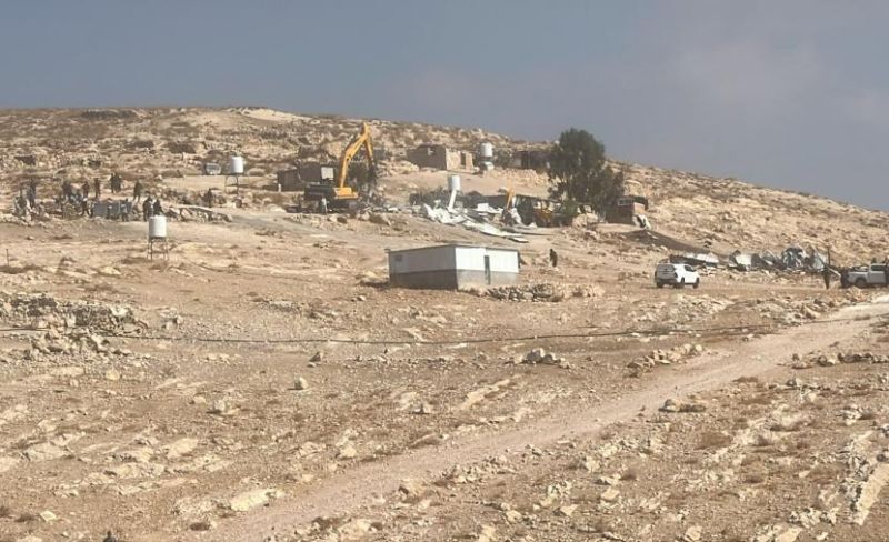 الاحتلال يهدم مساكن ومنشآت بمسافر يطا