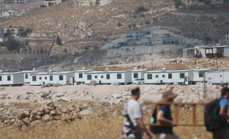 دمج بؤرتين استيطانيتين قرب القدس يعمّق تفتيت الضفة