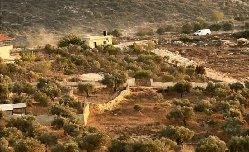 الاحتلال يطلق النار على شاب ويعتقل اخر قرب رام الله