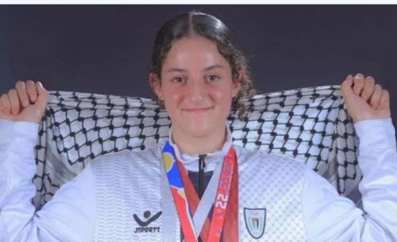 الفلسطينية مريم بشارات تتوج بذهبية العالم للكاراتيه