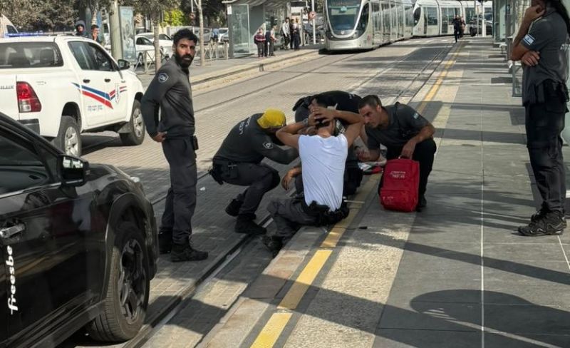 إصابة طالبين باعتداء حراس إسرائيليين شمال القدس