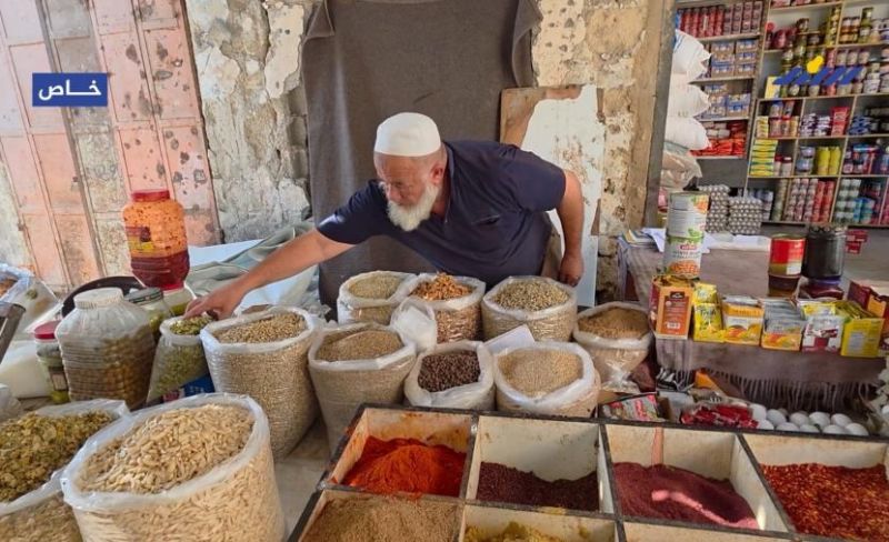 سوقٌ يتوارث الحياة.. حبوب خان يونس تقاوم الحرب والغياب