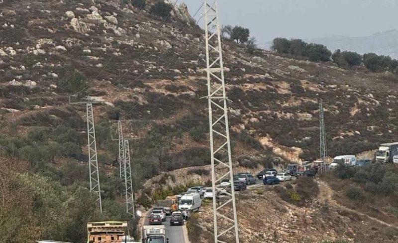 مستوطنون يحتجزون طاقماً من بلدية نابلس