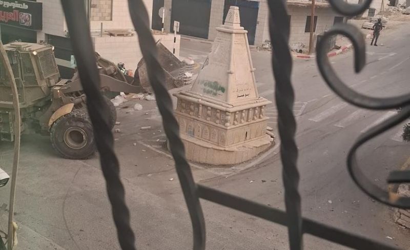 الاحتلال يهدم نصب تذكارية للشهداء في نابلس