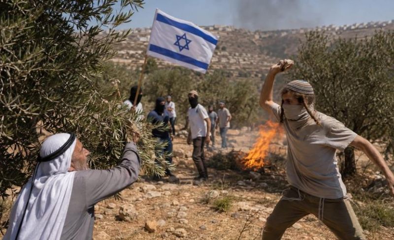 إصابة فلسطيني بهجوم للمستوطنين غرب رام الله