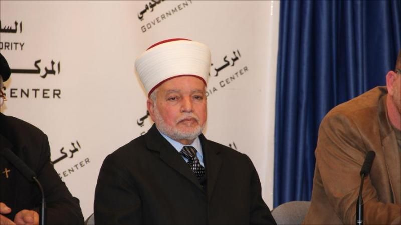 قوات الاحتلال تعتقل المفتي العام الشيخ محمد حسين