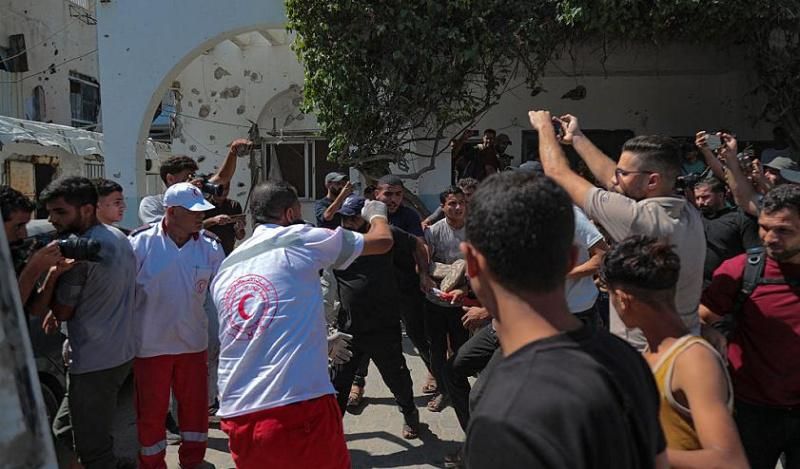شهيد وجرحى بقصف إسرائيلي استهدف فناء منزل بمدينة دير البلح