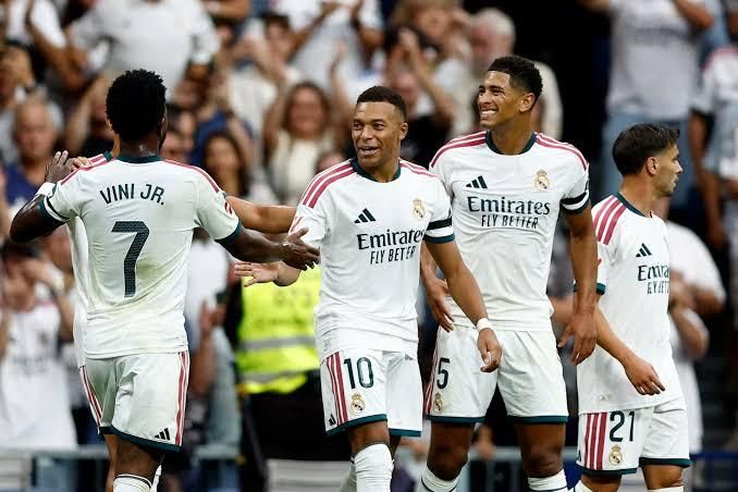 خاص | بين برشلونة والريال.. اشتعال الصراع مبكرا على قمة الليجا