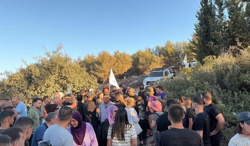 بعد حراك شعبي: إزالة البؤرة الاستيطانية من أرض الروس في مجد الكروم