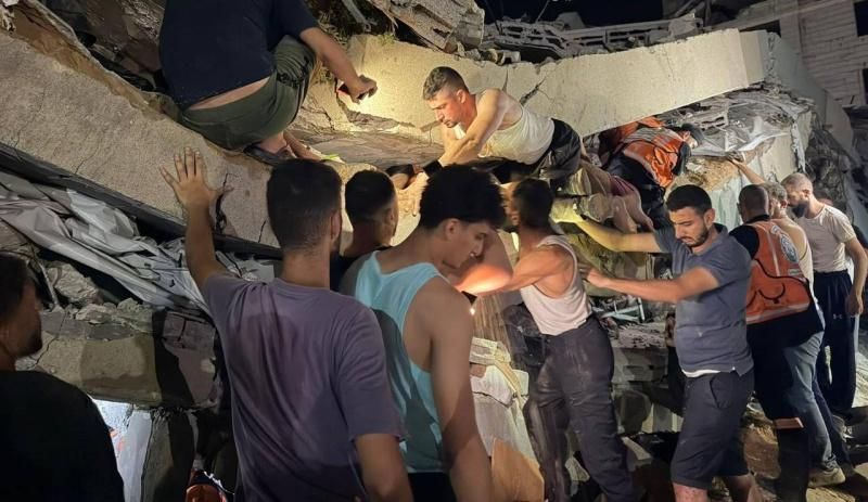 غزة: 5 شهداء بنيران الاحتلال و21 ضحية جراء انهيار مبنى