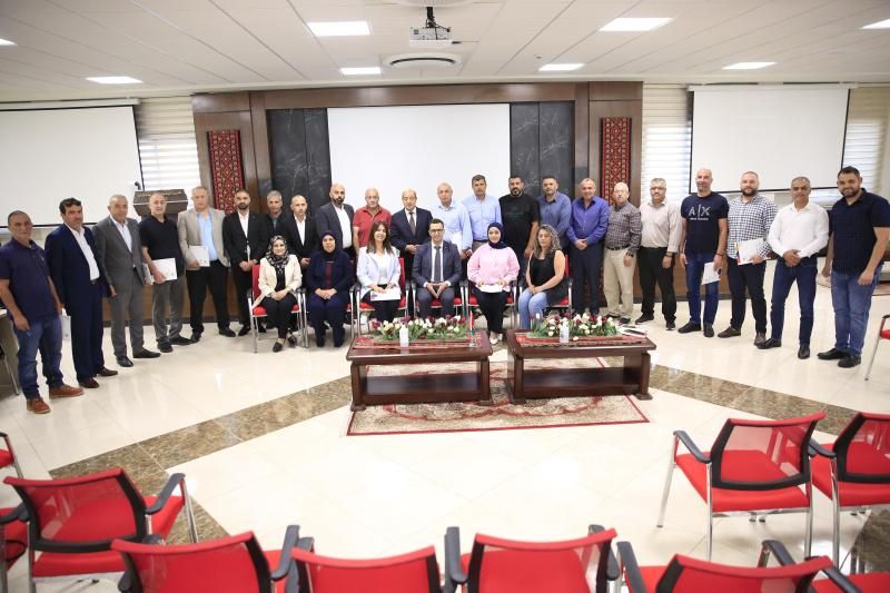 المدرسة الوطنية للإدارة تختتم برنامج " فن ومهارات الإتيكيت والبروتوكول" للمديرين العامين في الهيئة العامة للشؤون المدنية