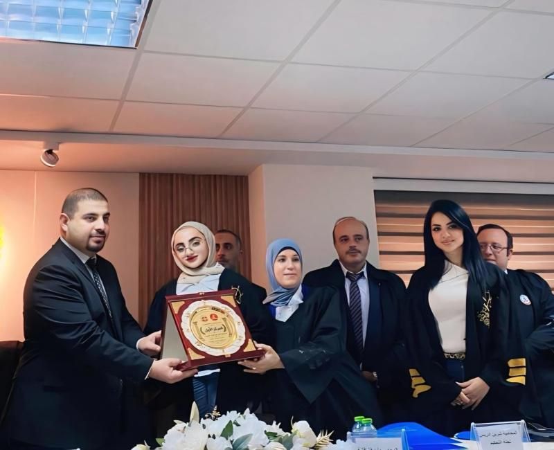 خريجة جامعة القدس إسلام التلاحمة تحصد المركز الأول فلسطينيًا في مسابقة المرافعات الصورية لنقابة المحامين