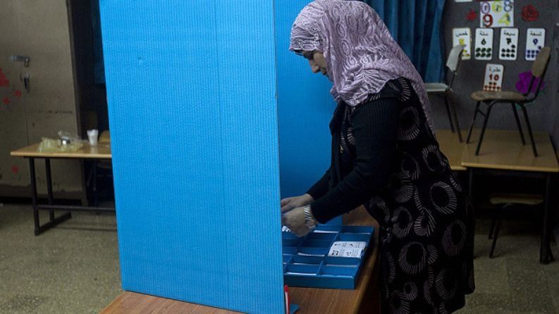 استطلاع: 12 مقعدا للأحزاب العربية وآيزنكوت وبينيت يتفوقان على نتنياهو