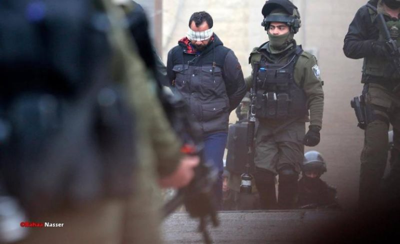 الاحتلال يحتجز شبانًا شرق القدس