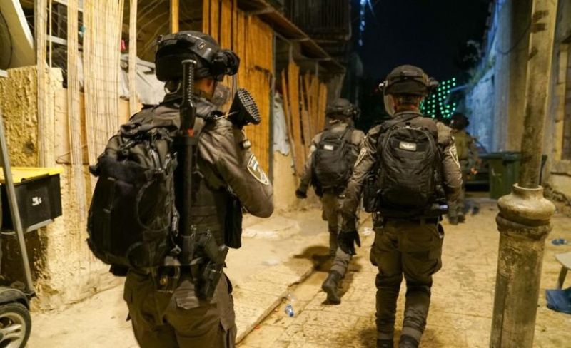 الاحتلال يشن حملة اعتقالات واقتحامات في الضفة