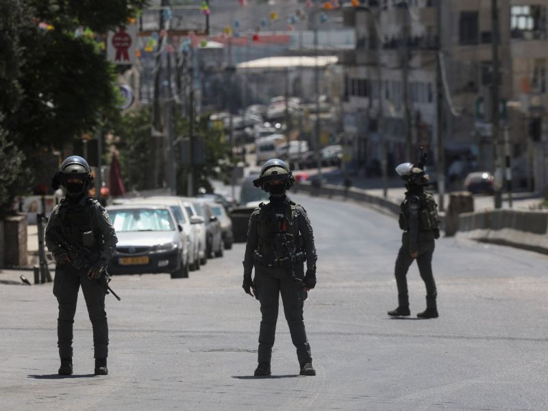 الاحتلال يستولي على أراض في البيرة ويرفع عدد كتائبه بالضفة