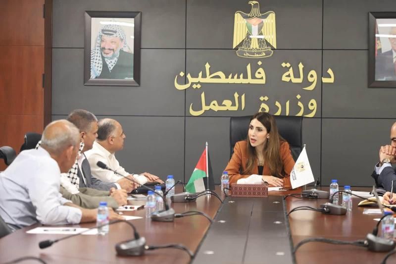 شراكة استراتيجية بين "العمل" و"السياحة البيئية" لتمكين المجتمعات المحلية وتوفير فرص عمل مستدامة