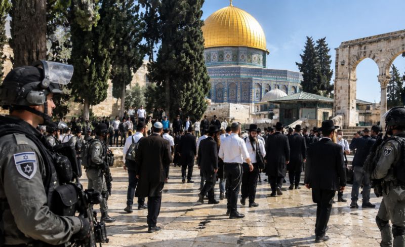 126 مستوطناً يقتحمون باحات المسجد الأقصى