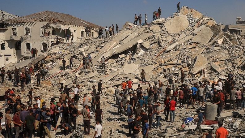 شهيدان و4 إصابات في قصف للاحتلال على مدينة غزة