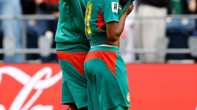 مدرب بلا عقد وحفلات صاخبة.. فضائح تهز منتخب السنغال بعد الخروج من المونديال