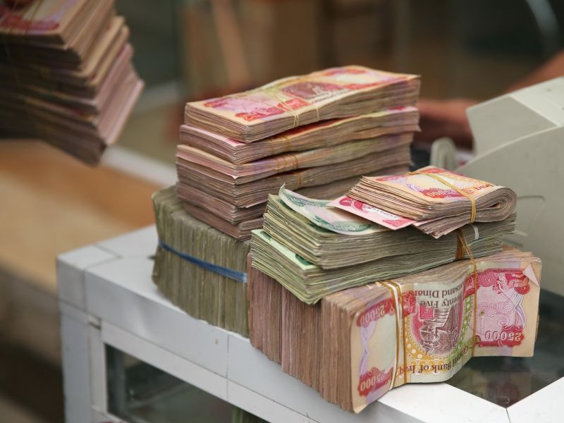 بيع أصول الدولة وإجازة 5 سنوات.. العراق يبحث عن حلول للأزمة المالية