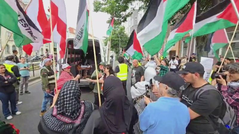 "لا لتسليح إسرائيل".. غزة ولبنان يشعلان شوارع ألمانيا