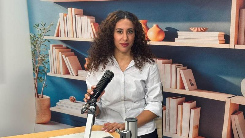 نور فريتخ.. صوتٌ فلسطيني يحمل ذاكرة المكان ويغني للحياة والأمل