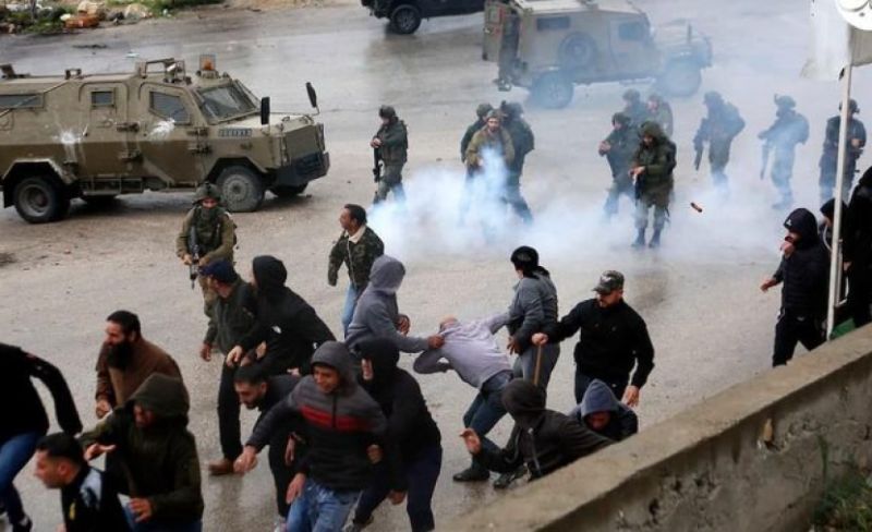إصابة 11 مواطنا بينهم 4 أطفال بالاختناق إثر اقتحام قوات الاحتلال طوباس