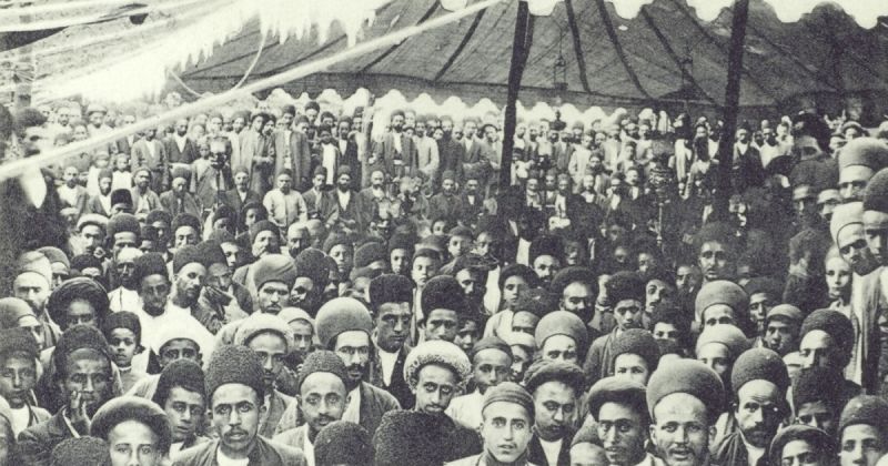 حين قصف الشاه البرلمان.. حكاية ثورة إيران التي أكلت قادتها