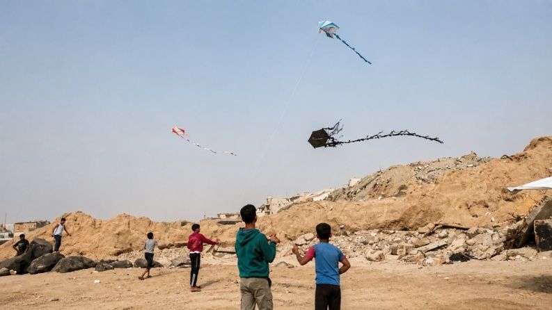 مجلس السلام يصف إطلاق طائرات غزة الورقية بـالنشاط المسلح