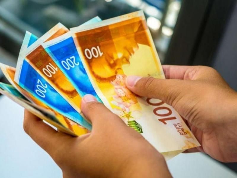 المالية: رواتب الموظفين عن شهر أيار اليوم الأحد بنسبة لا تقل عن 50% وبحد أدنى 2000 شيكل