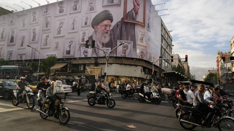 كيف استقبلت أسواق طهران اليوم الأول لـ"أقسى" عقوبات أمريكية؟