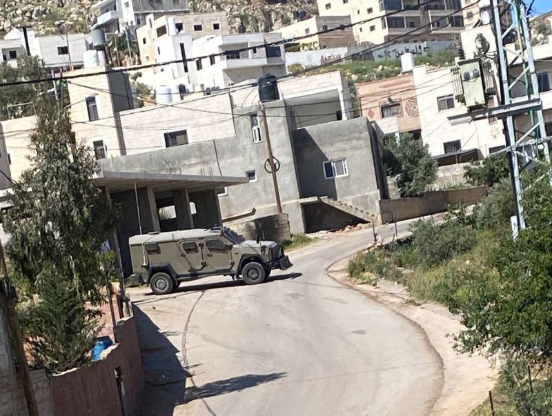 إصابات بالاختناق خلال اقتحام قرية المغير شمال شرق رام الله