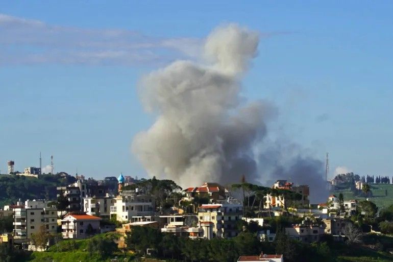 طائرات الاحتلال يقصف مخيم الرشيدية جنوب لبنان
